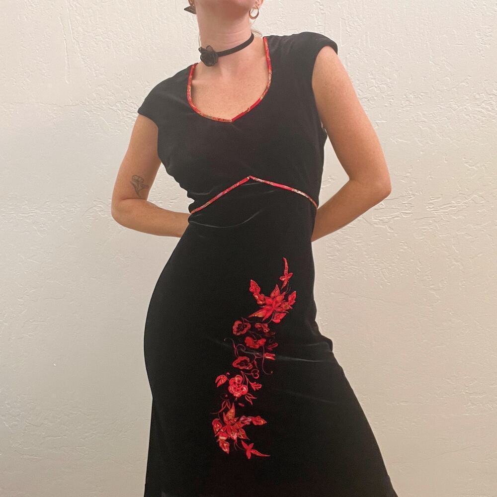 Vintage/Y2K Black Velvet Asian Inspired Midi Cocktail Dress - Picture 5 of 6